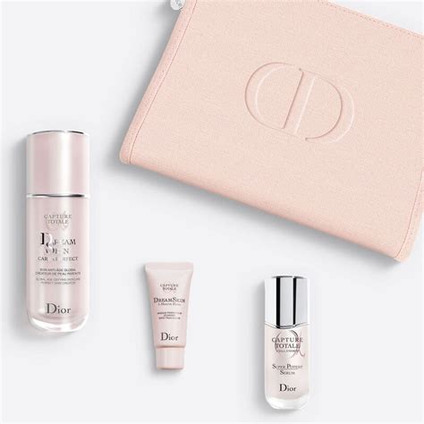 Capture Totale Dreamskin : rituel créateur de peau parfaite .